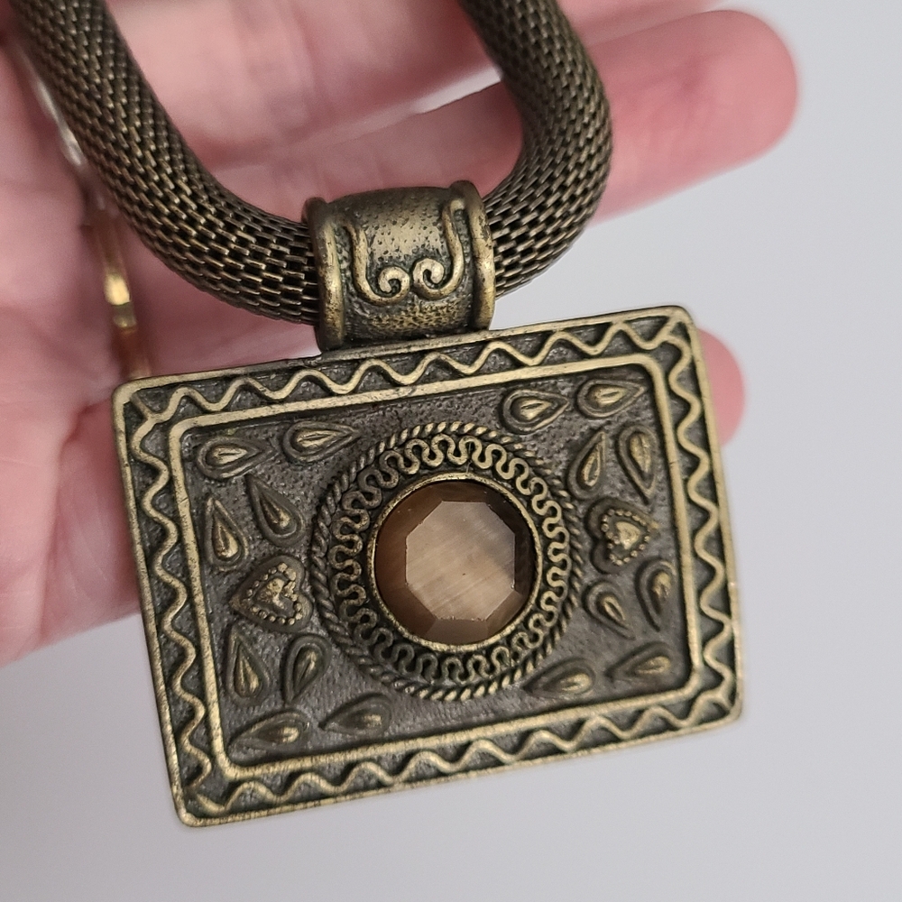 Vintage STUNNING bronze 80's Mesh Glass Square Pendant Embossed Necklace Estate
